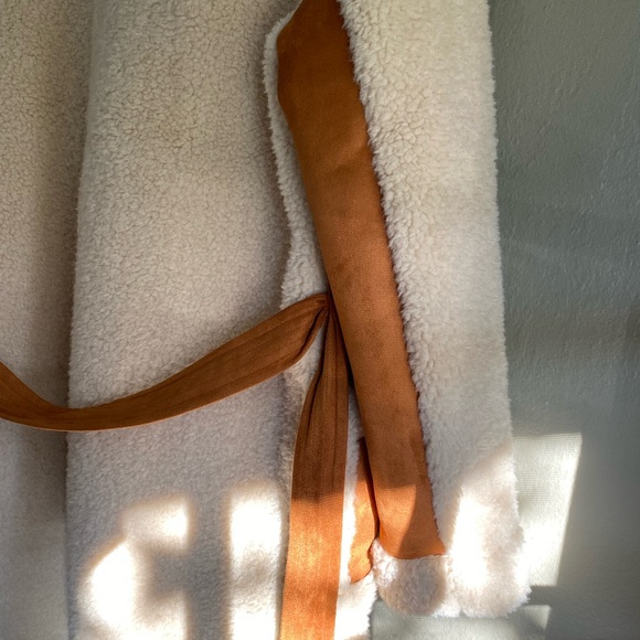 Karen Millen Cream and Tan Trench Coat - Picture 4 of 10